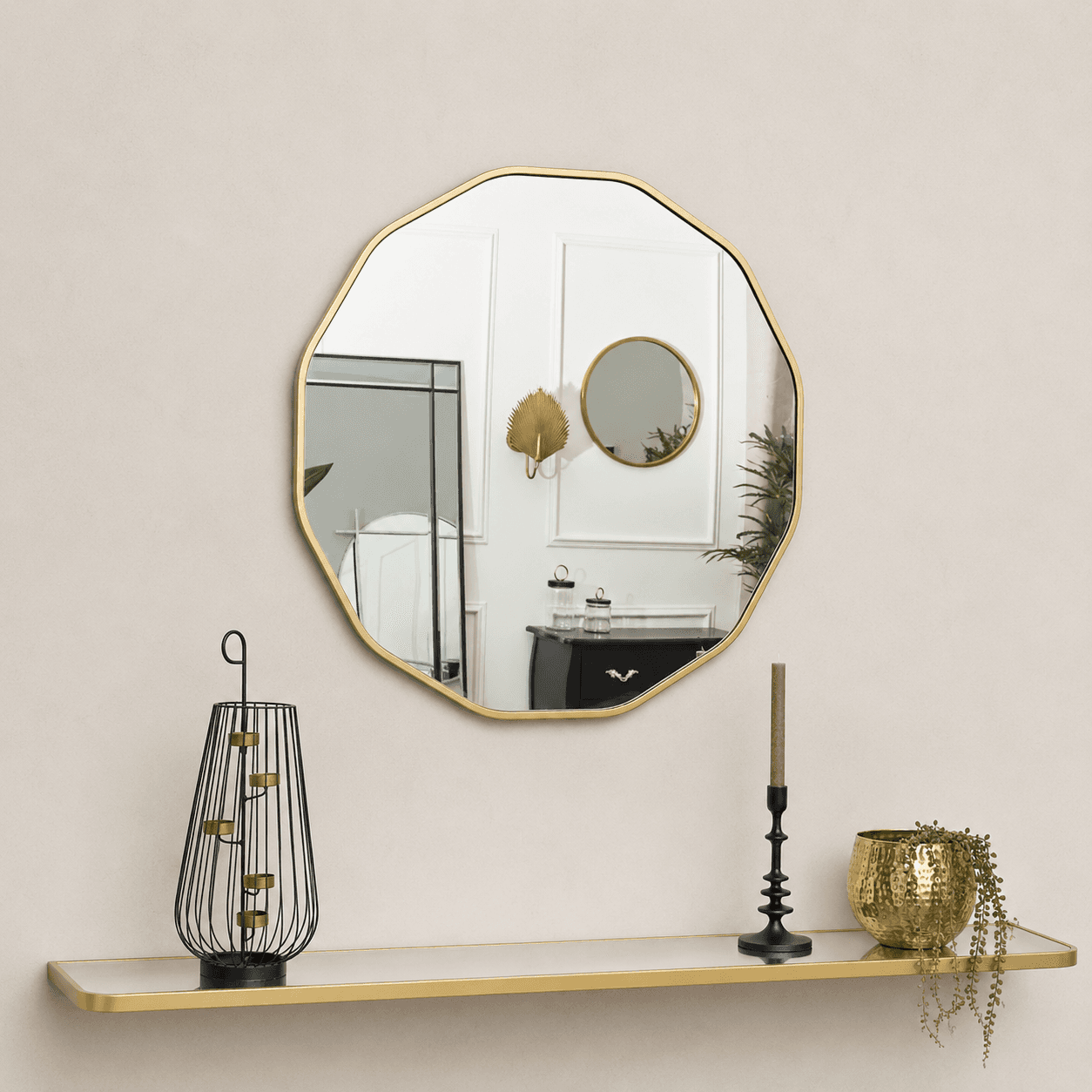 Wall décor and mirrors